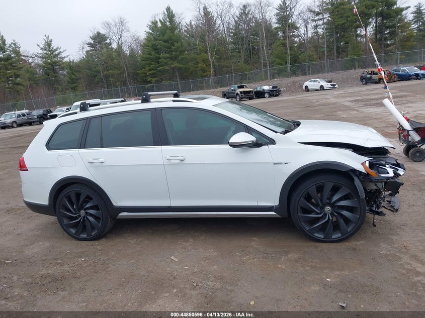 2017 Volkswagen Golf Alltrack Tsi S/Tsi Se/Tsi Sel VIN: 3VWH17AU9HM527731 Lot: 44850596