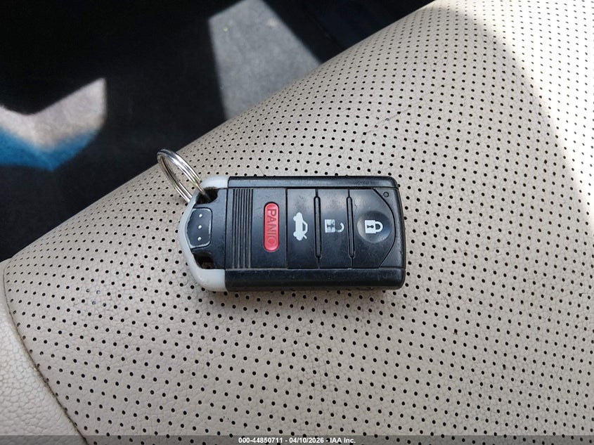 2013 Acura Ilx Hybrid 1.5L VIN: 19VDE3F79DE301980 Lot: 44850711