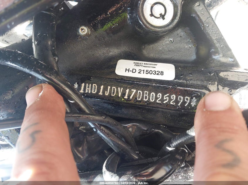 2013 Harley-Davidson Flstn Softail Deluxe VIN: 1HD1JDV17DB025299 Lot: 44850760