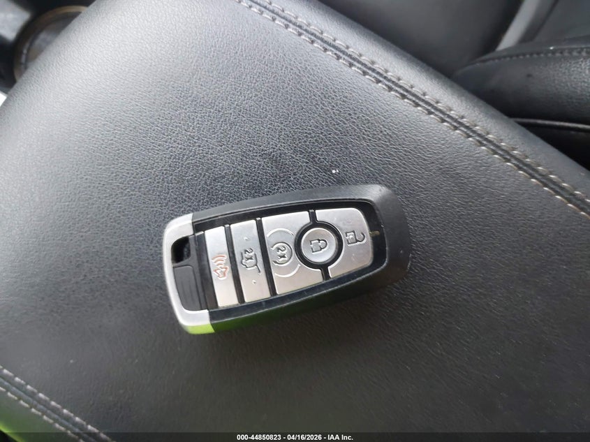 2FMPK4K97NBA45577 2022 Ford Edge 2.0 Titanium silver