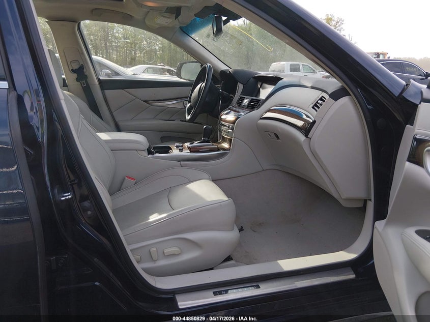 2018 Infiniti Q70L 3.7X Luxe