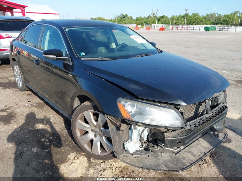 2014 Volkswagen Passat 1.8T Wolfsburg Edition