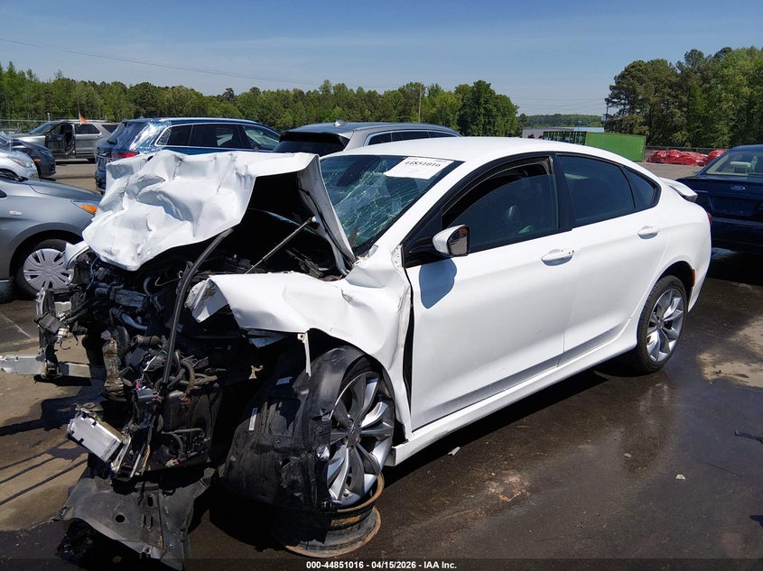 1C3CCCBG0GN109933 2016 Chrysler 200 3.6 S white