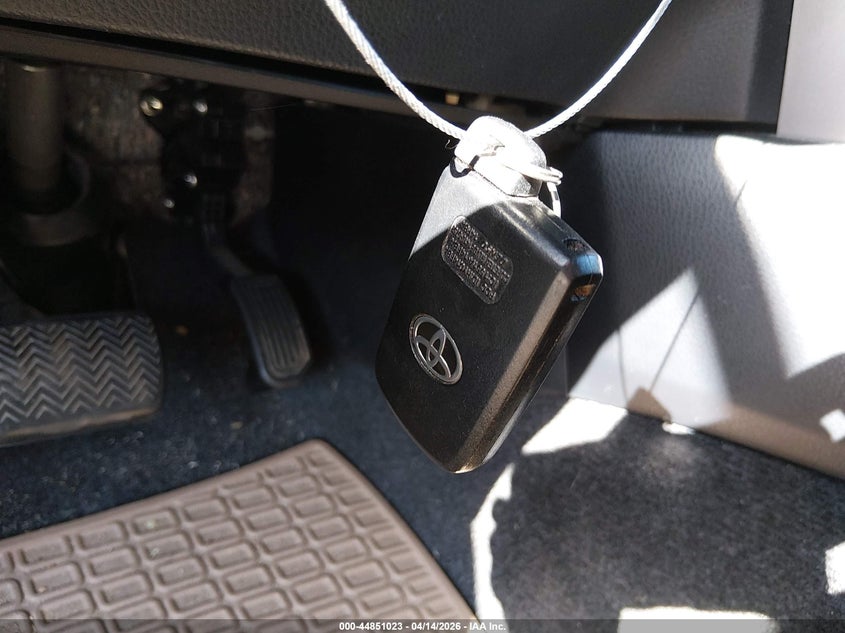 2017 Toyota Rav4 Limited VIN: JTMYFREV8HJ705760 Lot: 44851023