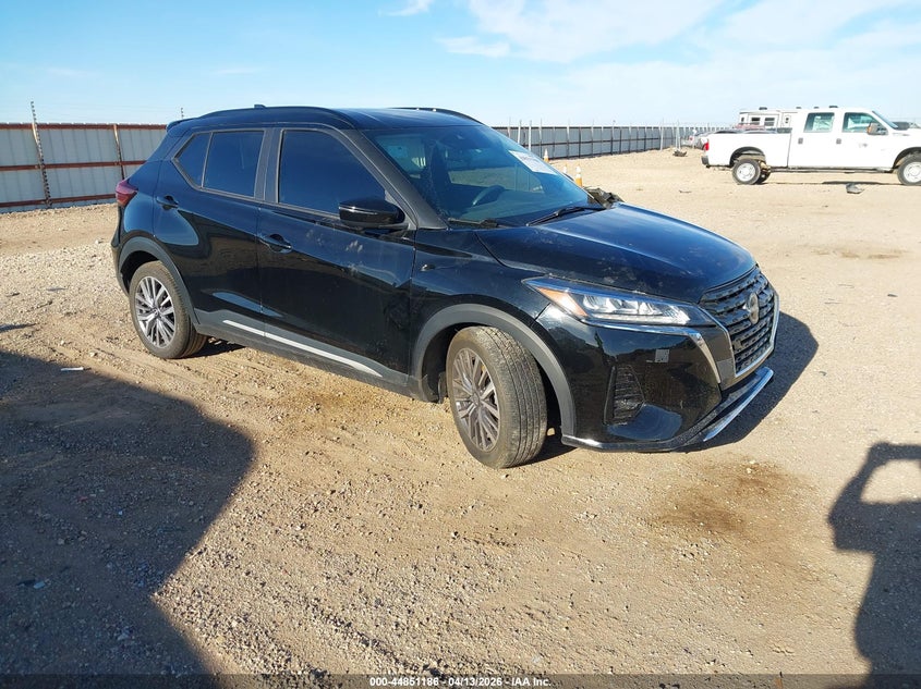 2024 Nissan Kicks SR Xtronic CVT