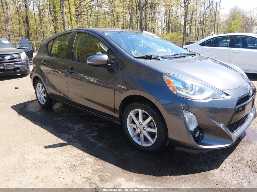 TOYOTA PRIUS C 2015. Lot# 44851199. VIN JTDKDTB35F1104783. Photo 1