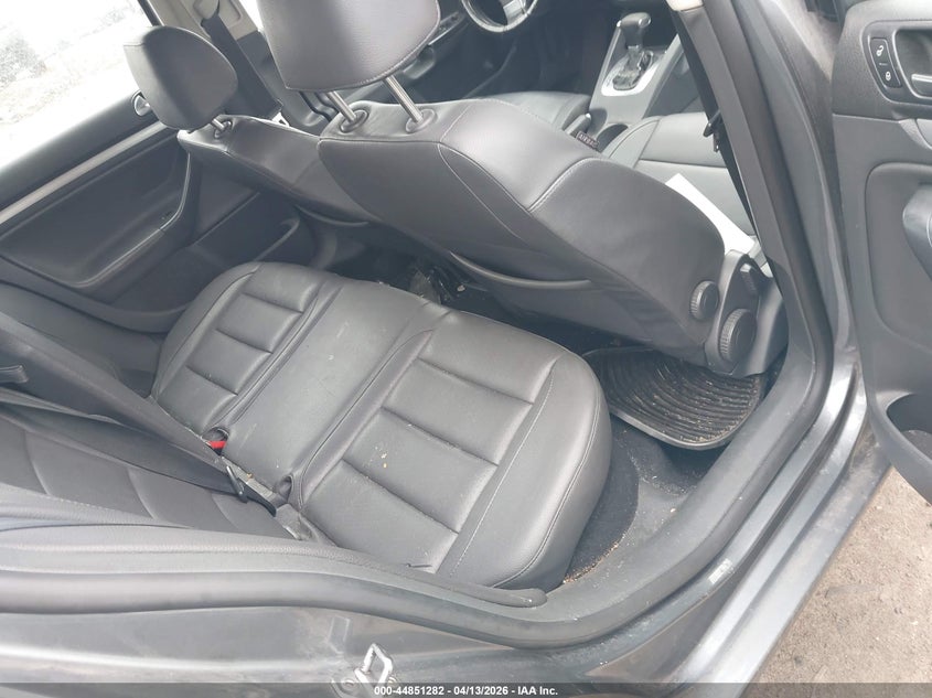 2008 Volkswagen Jetta Se/Sel VIN: 3VWRM71KX8M187645 Lot: 44851282