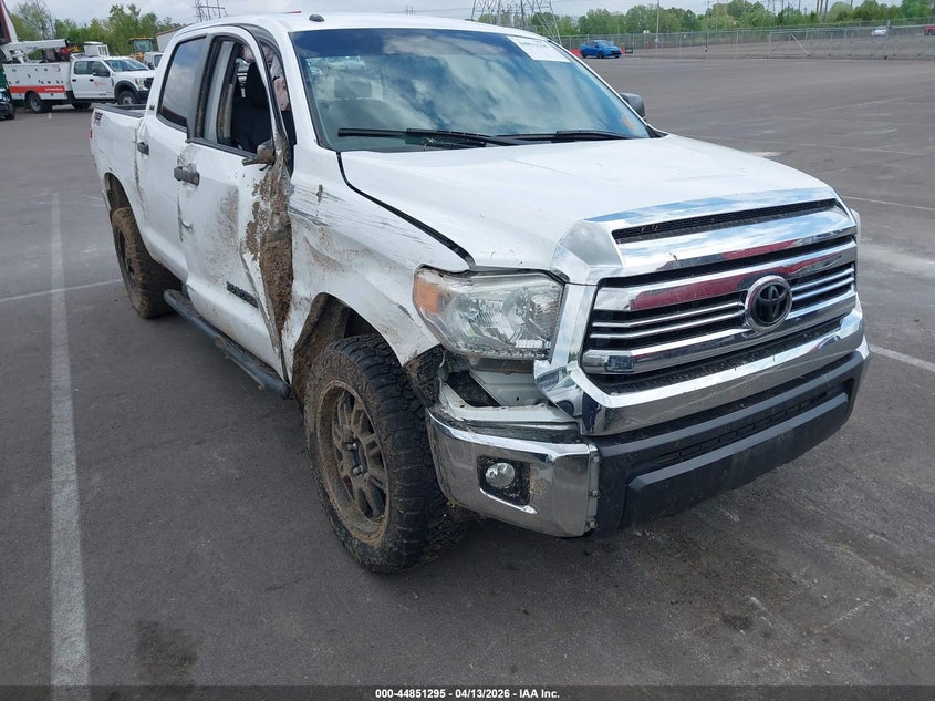 TOYOTA TUNDRA 2017. Lot# 44851295. VIN 5TFDW5F10HX625630. Photo 1