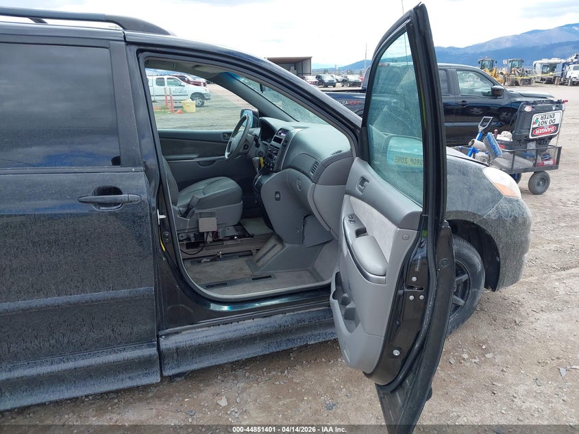 2008 Toyota Sienna Le