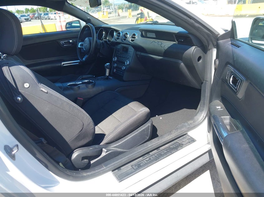 2016 Ford Mustang V6