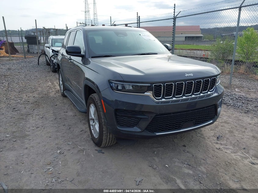 2024 Jeep Grand Cherokee Laredo X 4X4
