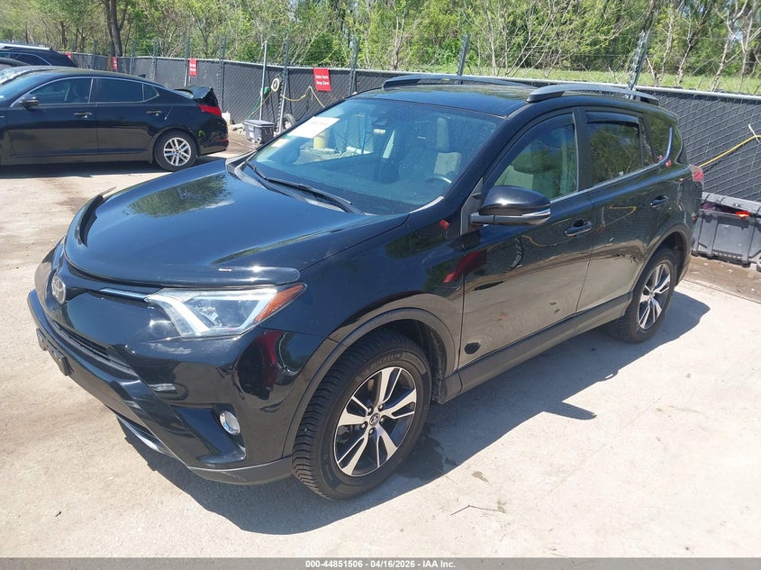 VIN 2T3RFREV7JW737076 2018 TOYOTA RAV4 XLE