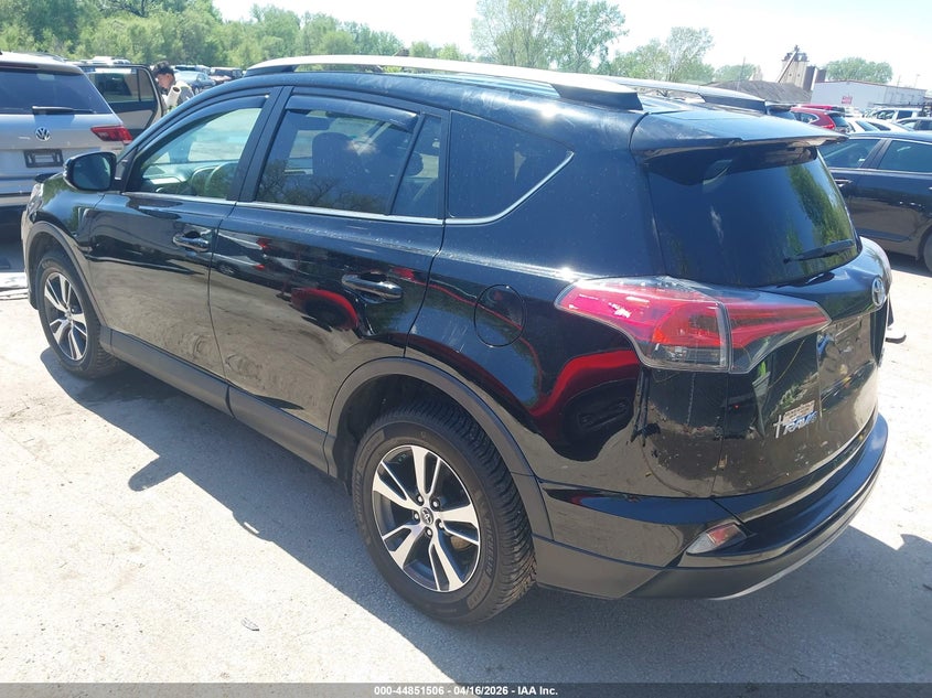 VIN 2T3RFREV7JW737076 2018 TOYOTA RAV4 XLE
