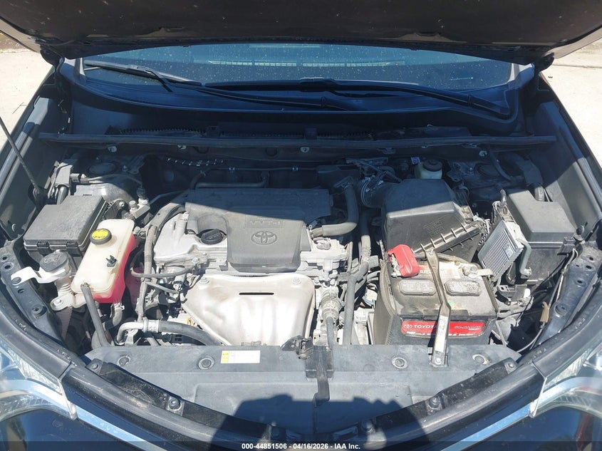 VIN 2T3RFREV7JW737076 2018 TOYOTA RAV4 XLE
