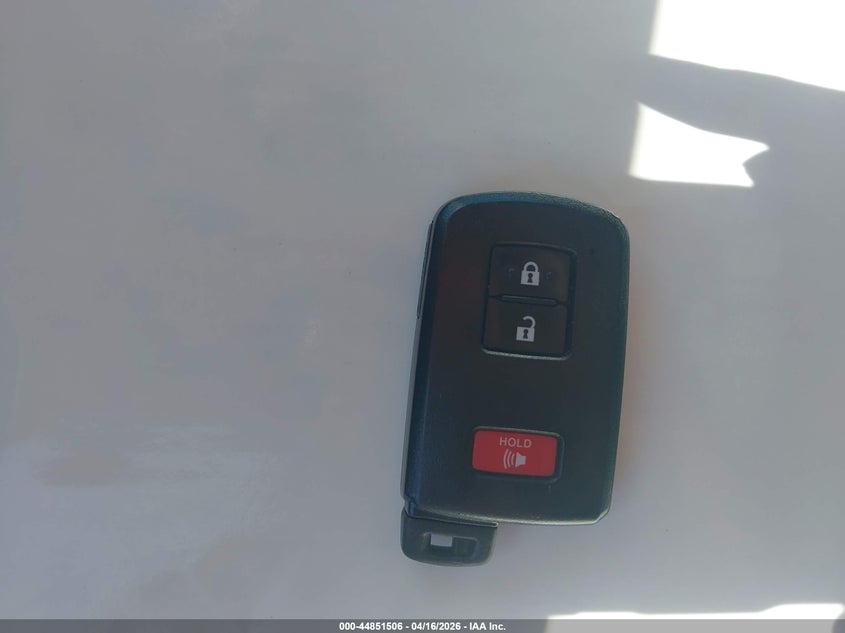 VIN 2T3RFREV7JW737076 2018 TOYOTA RAV4 XLE