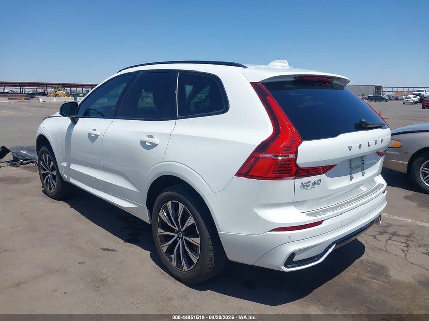 2024 Volvo Xc60 B5 Core Dark Theme