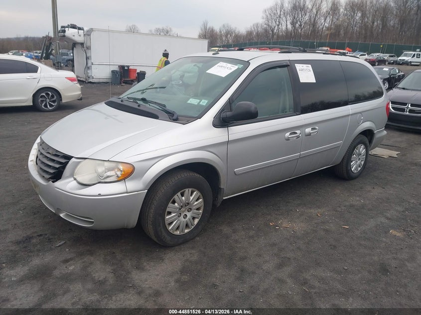 2006 Chrysler Town & Country Lx