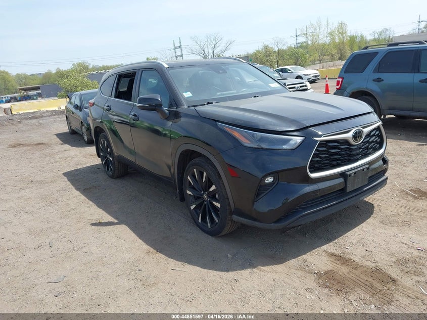 2022 Toyota Highlander Xle