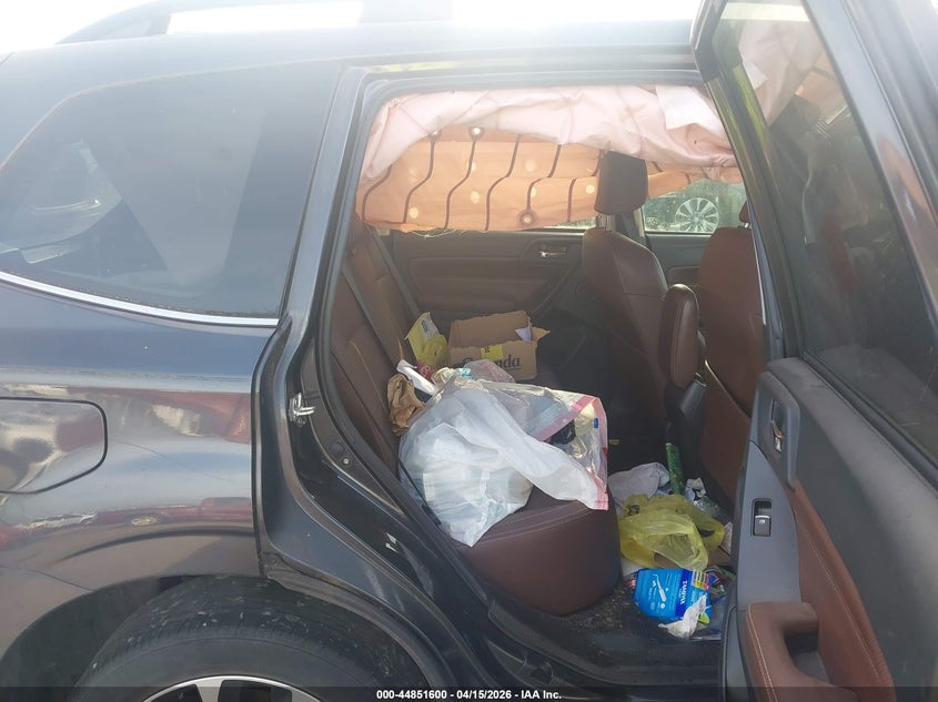 2018 SUBARU FORESTER auction photo 8