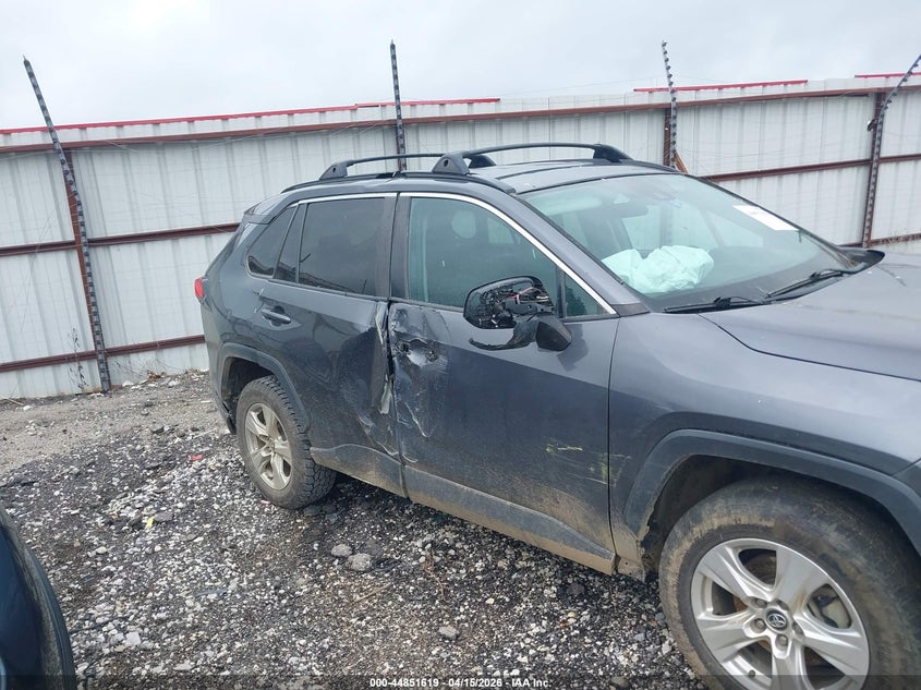 2020 Toyota Rav4 Xle VIN: 2T3W1RFV9LW096435 Lot: 44851619