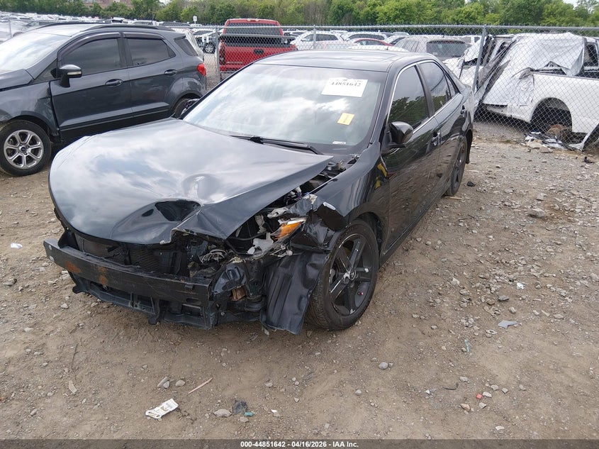 2013 TOYOTA CAMRY auction photo 2