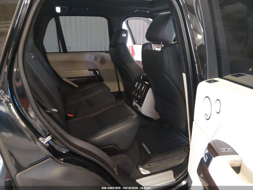 2015 Land Rover Range Rover 5.0L V8 Supercharged VIN: SALGS2TF4FA228972 Lot: 44851656