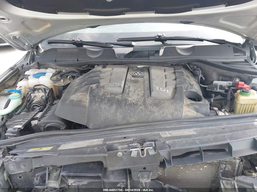 2013 Volkswagen Touareg Tdi Executive VIN: WVGEP9BP3DD006465 Lot: 44851704