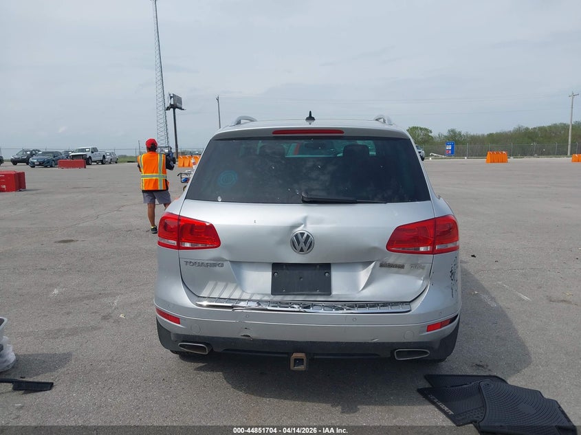 2013 Volkswagen Touareg Tdi Executive VIN: WVGEP9BP3DD006465 Lot: 44851704