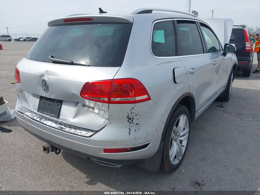 2013 Volkswagen Touareg Tdi Executive VIN: WVGEP9BP3DD006465 Lot: 44851704