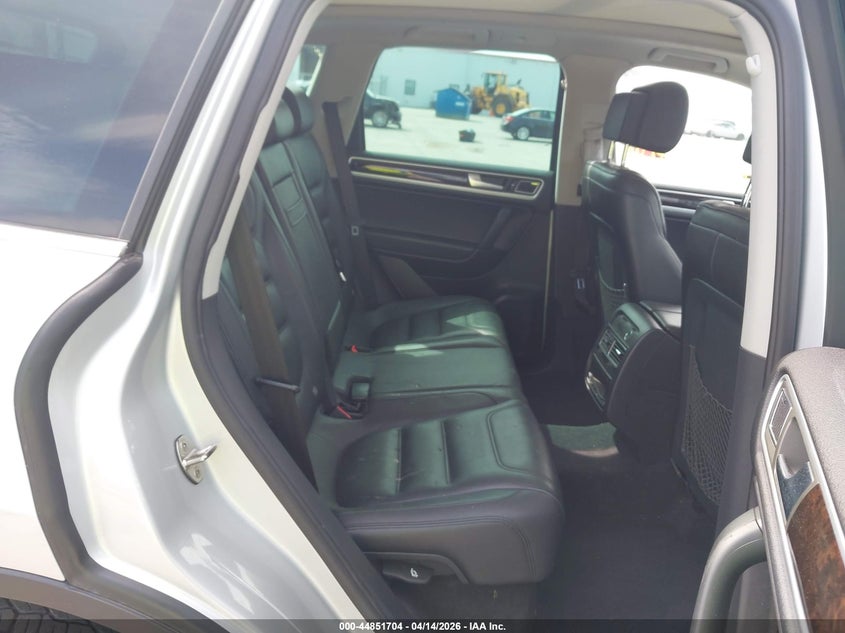2013 Volkswagen Touareg Tdi Executive VIN: WVGEP9BP3DD006465 Lot: 44851704