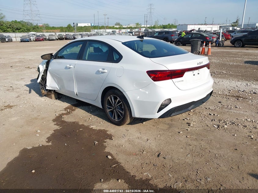 2024 KIA FORTE LXS · Photo 3