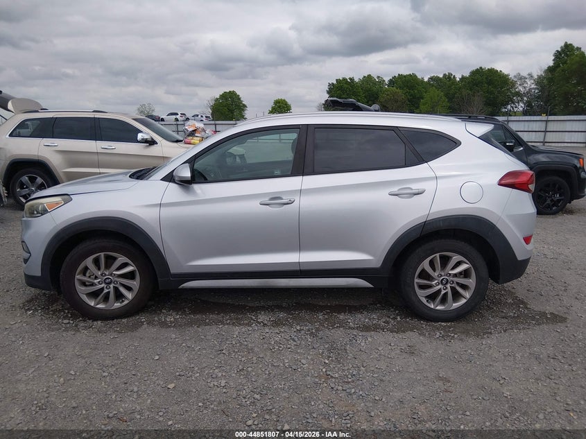 2017 Hyundai Tucson Se VIN: KM8J33A42HU484493 Lot: 44851807