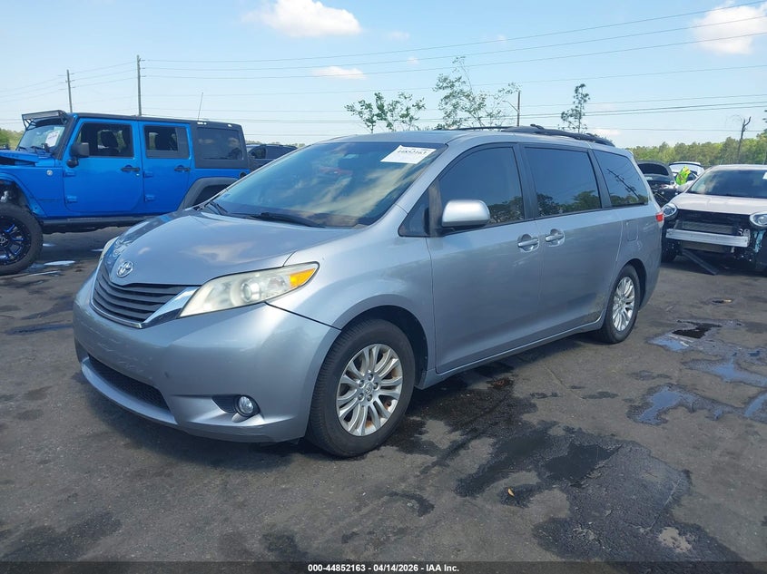 2011 Toyota Sienna Xle V6