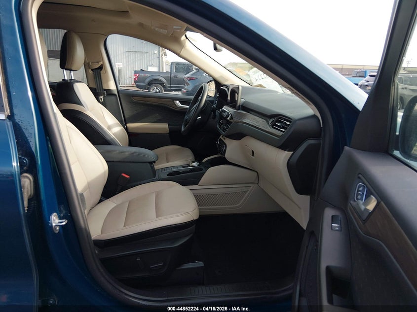 2020 Ford Escape Titanium Hybrid