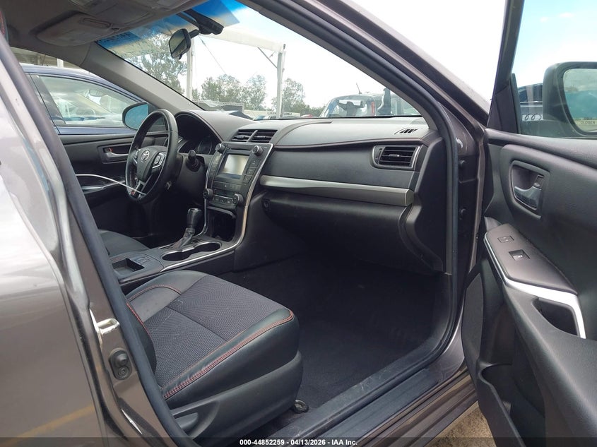 2016 Toyota Camry Hybrid Se