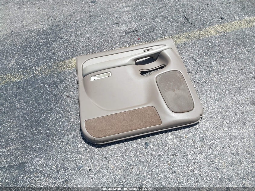 2001 Chevrolet Suburban 1500 Ls VIN: 3GNEC16T91G100042 Lot: 44852284