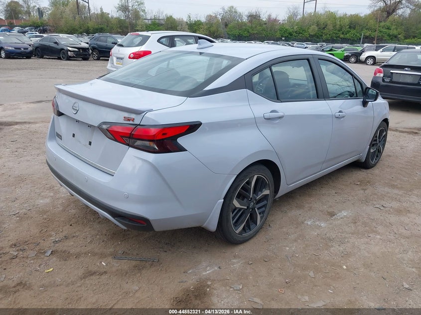 2024 Nissan Versa 1.6 Sr