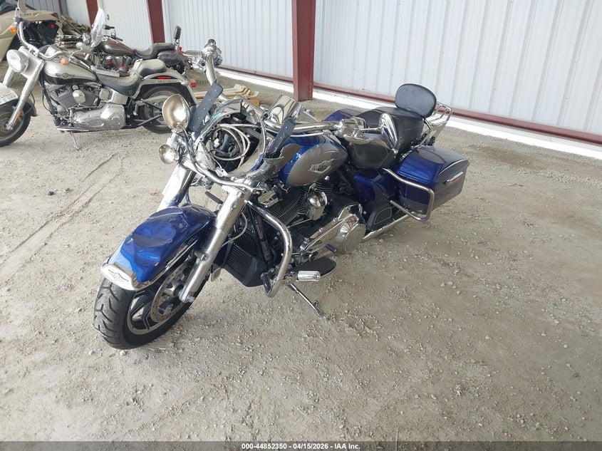 2017 Harley-davidson Road king Flhr blue Lot 111044852350 Vin 1HD1FBC35HB627831