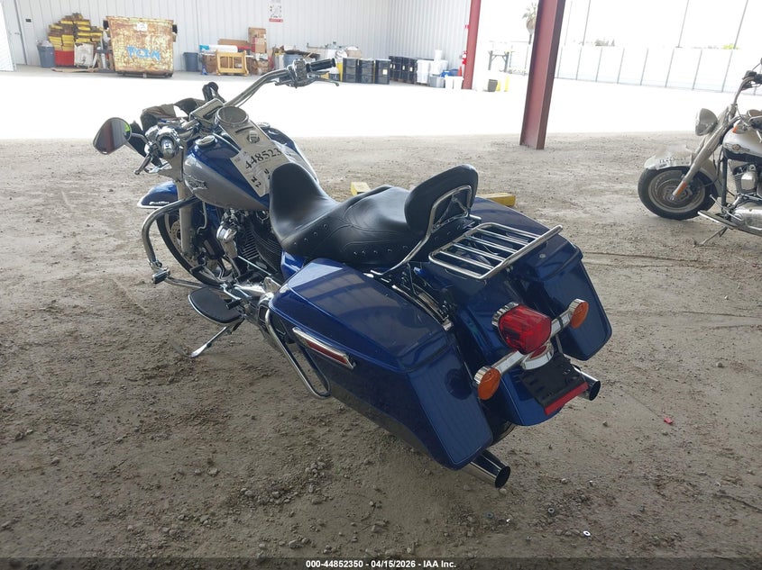 2017 Harley-davidson Road king Flhr blue Lot 111044852350 Vin 1HD1FBC35HB627831