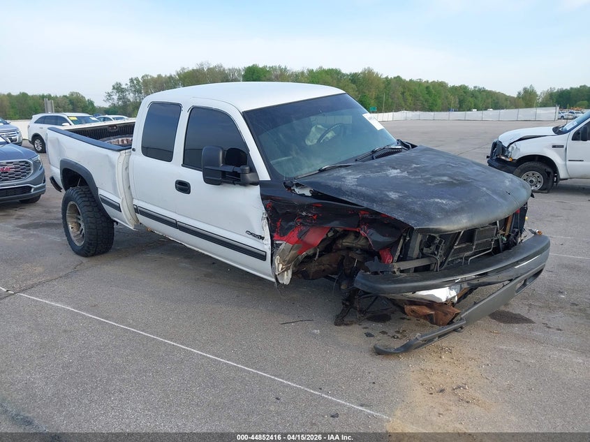 2000 CHEVROLET SILVERADO 2500 LS