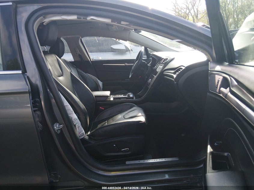 VIN 3FA6P0RU2LR139844 2020 FORD FUSION HYBRID TITANIUM