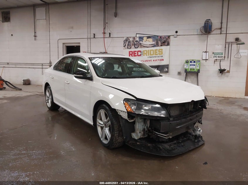 2015 VOLKSWAGEN PASSAT 2.0L TDI SE