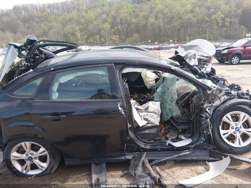 2012 Ford Focus Se VIN: 1FAHP3F27CL304105 Lot: 44852572