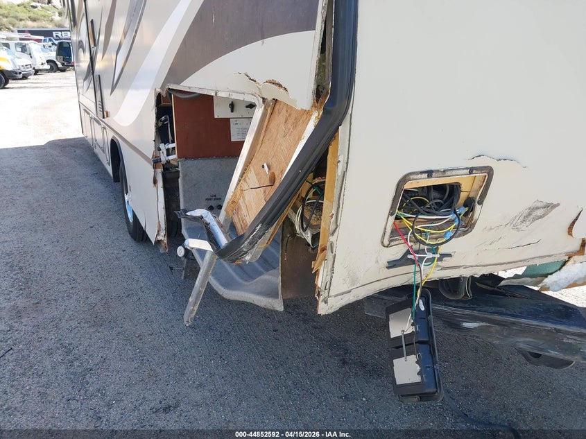 2013 Ford E-450 Cutaway VIN: 1FDXE4FS5DDA85007 Lot: 44852592