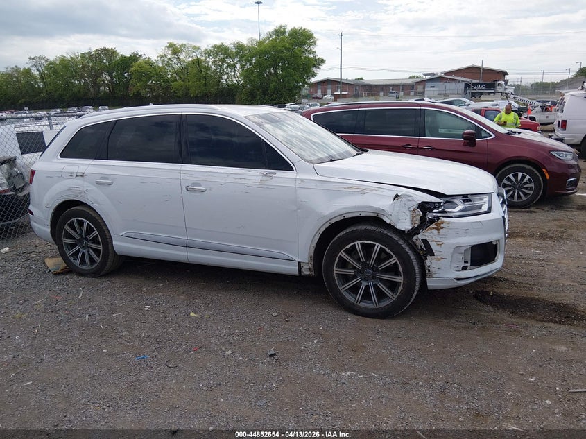2017 Audi Q7 3.0T Premium VIN: WA1LAAF7XHD015737 Lot: 44852654