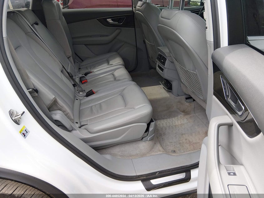 2017 Audi Q7 3.0T Premium VIN: WA1LAAF7XHD015737 Lot: 44852654