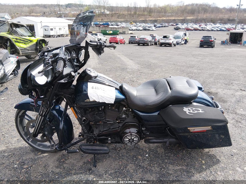 2016 Harley-Davidson Flhxs Street Glide Special VIN: 1HD1KRM12GB670930 Lot: 44852697