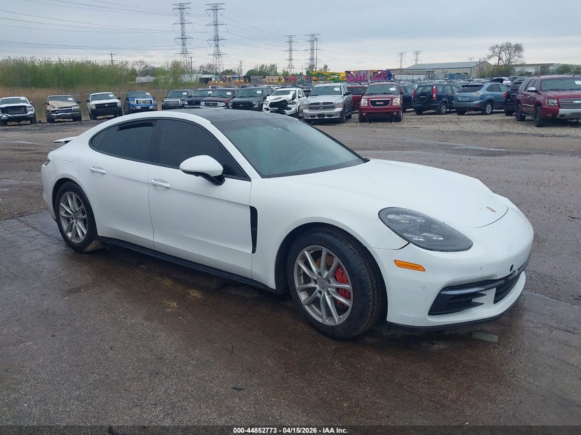 2018 Porsche Panamera 4