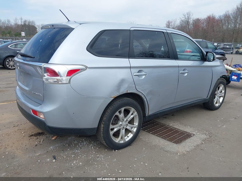 2014 Mitsubishi Outlander Se