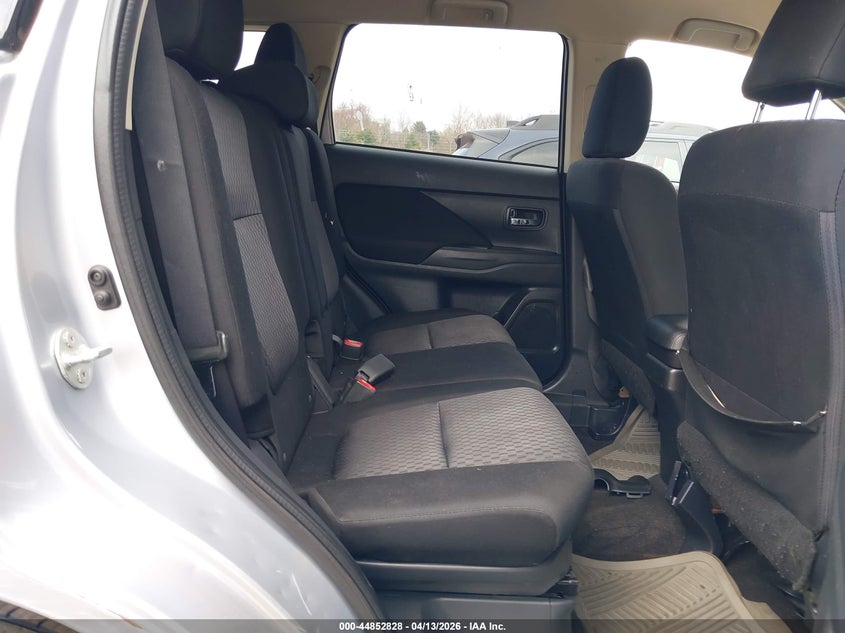 2014 Mitsubishi Outlander Se VIN: JA4AZ3A35EZ017684 Lot: 44852828